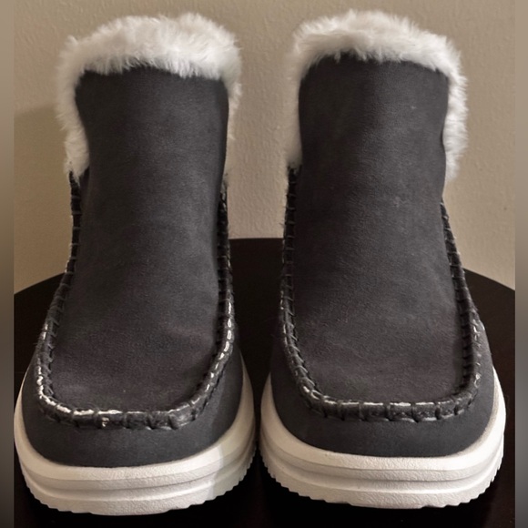 Hey Dude Shoes - Hey Dude Charcoal and White Faux Fur Lined Slipper